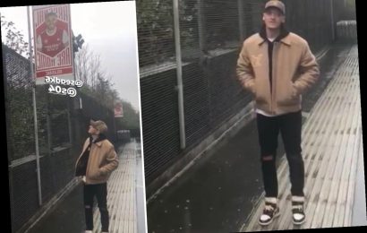 Mesut Ozil makes trip to rainy Emirates to say 'farewell' after Arsenal 'agree' to terminate contract