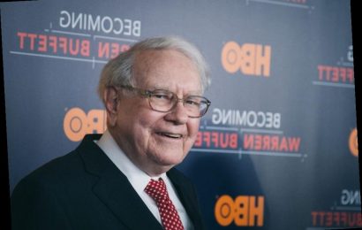 Warren Buffett's Diet Involves 5 Coca-Colas and Ice Cream — 'I Eat Like a 6-Year-Old'