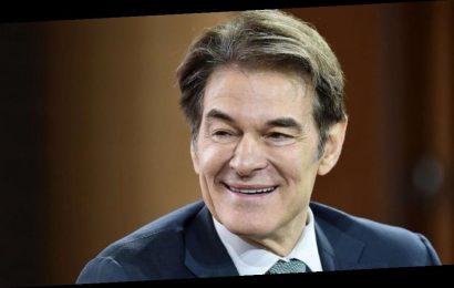 Dr. Oz helps save man who collapsed at Newark Liberty International Airport