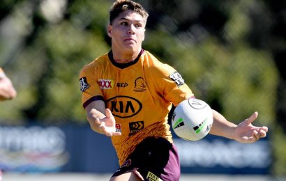 Rugby league: Future NRL star? How Roger Tuivasa-Sheck convinced promising teen Reece Walsh to sign with the Warriors