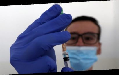 Britain to offer under 30s an alternative to AstraZenca vaccine over blood clot concerns