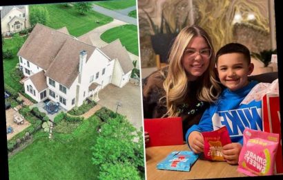 Teen Mom Kailyn Lowry to build a football field with astroturf for son Lincoln, 7, in massive new dream home