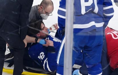 Maple Leafs players reveal John Tavares sent team update from hospital: 'We're playing for him'