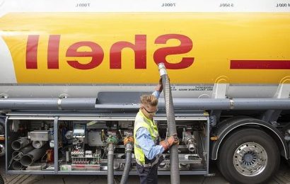 Shell is ordered to cut carbon emissions by 45% by 2030