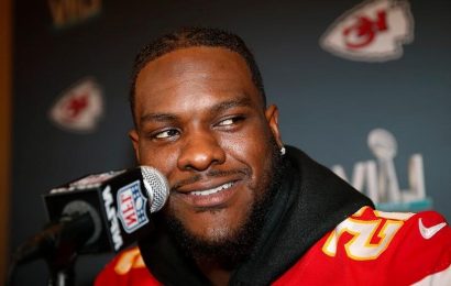 Chiefs' Frank Clark arrested for felony illegal possession of firearm: report