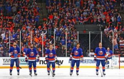 Islanders national anthem singer details viral moment: 'Our country coming together as one'