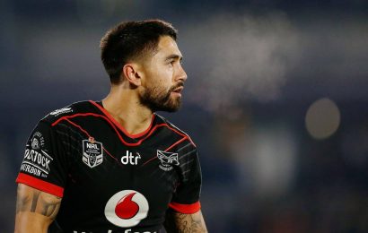 NRL: Shaun Johnson signs two-year deal to return to Warriors