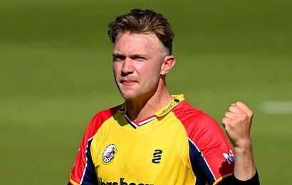 Vitality Blast: Essex hammer Surrey as Sam Cook takes four-for in eight-wicket win
