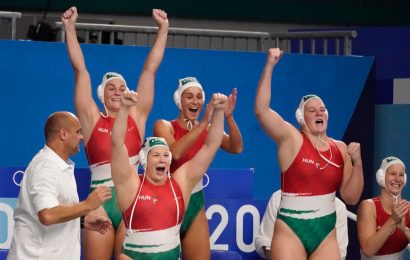 Hungary surprises a powerful U.S. team in women’s water polo.