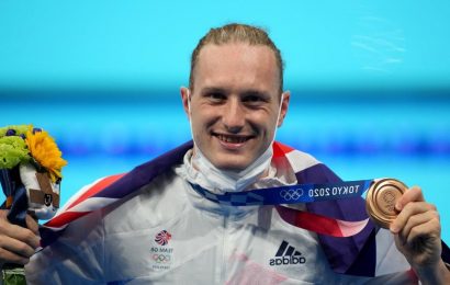 Luke Greenbank bags Great Britain bronze in men’s 200m backstroke