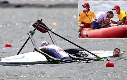 Norway&apos;s Rio 2016 bronze medallists CAPSIZE in rowing semi-final
