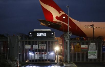 Qantas flight organised for ‘vulnerable’ Australians stuck in Indonesia