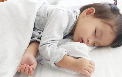 Babies of parents who work from home sleep 40 MINUTES longer at night