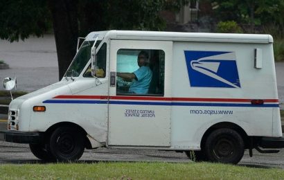 Plan to replace aging postal truck fleet delayed by lawsuit