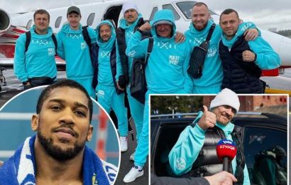 Oleksandr Usyk sends message to Anthony Joshua after he & team arrive in London wearing matching fluorescent tracksuits