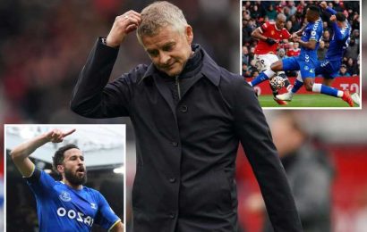 Man Utd 1 Everton 1: Lucky Solskjaer escapes with a draw after VAR rules out Mina's late goal