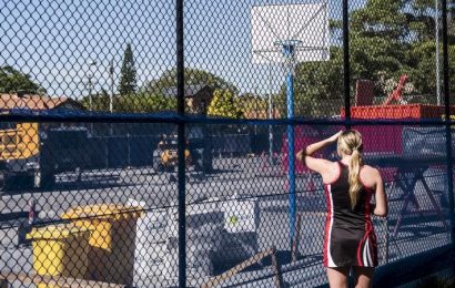 ‘It’s a disaster’: Netball calls for change to 200-person outdoor limit