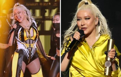 Christina Aguilera Honored with Music Icon Award After Epic Performance of Her Hits at People's Choice Awards