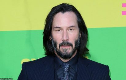 Keanu Reeves Applauded for Treating Friends and Co-Workers to ‘The Matrix Resurrections’ Premiere