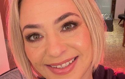 Lisa Armstrong looks totally different in throwback snap with dark hair and skinny brows