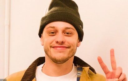 Pete Davidson Offers Truce After Being Booed at Syracuse Basketball Game for Dissing the City