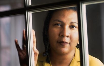 Author and Trailblazer of Feminist Theory bell hooks Has Died at 69