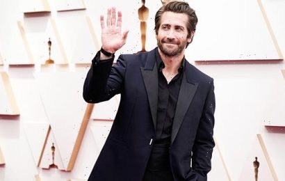 Jake Gyllenhaal Rocks A Classic Black Ensemble At 2022 Oscars: Photos