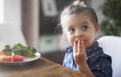 I’m a nutritionist – the six foods you need to feed your kids so that they sleep & why chocolate is a big NO NO