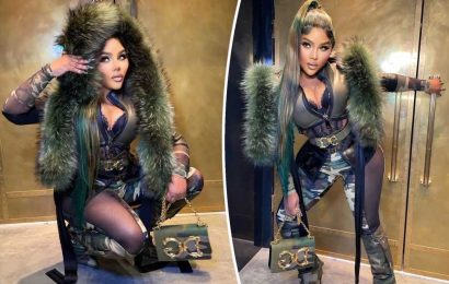 Lil’ Kim let her ‘high as f—k’ friend style her: ‘Can U spot it?!’