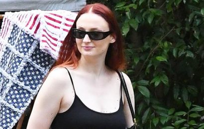 Pregnant Sophie Turner Cradles Her Baby Bump On Shopping Day Out With Joe Jonas