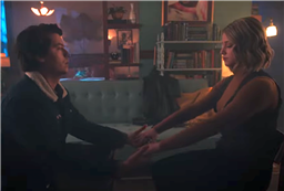 Riverdale Sneak Peek: Are 'Bughead' and 'Varchie' About to Reunite?