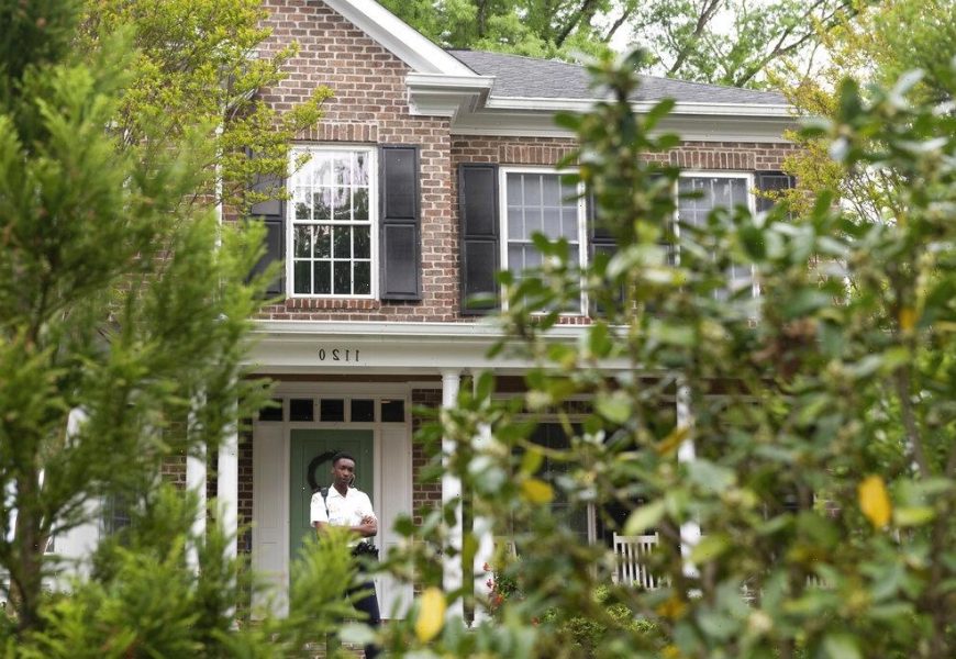 Supreme Court Justices See Pro-Choice Activist Protests Outside Their Homes