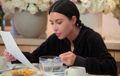 'The Kardashians' Episode 5: 'Who is Kim K?' Shows Kim Kardashian Prepare for the Baby Bar