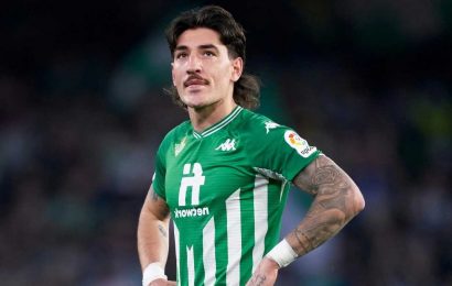 Arsenal refusing to release Hector Bellerin so that Spanish star can return to Real Betis on free transfer after loan