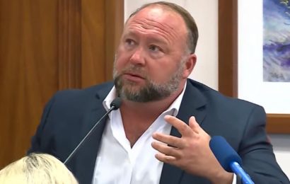 Alex Jones’ DISGUSTING Response To Being Ordered To Pay Sandy Hook Victims $965 Million!