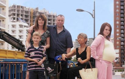 Benidorm fans thrilled as show stars set for reunion in show’s iconic location