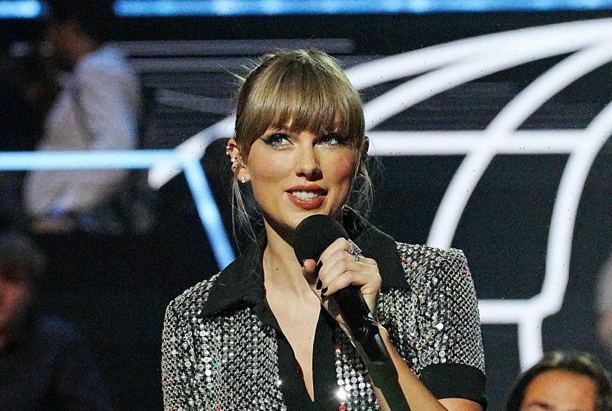 Taylor Swift Holds No. 1 Spots on Albums and Singles Charts as Christmas Favorites Begin Flooding Top 10