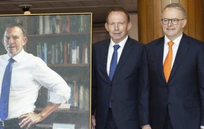 Tony Abbott tribute a bizarre moment on a divided day