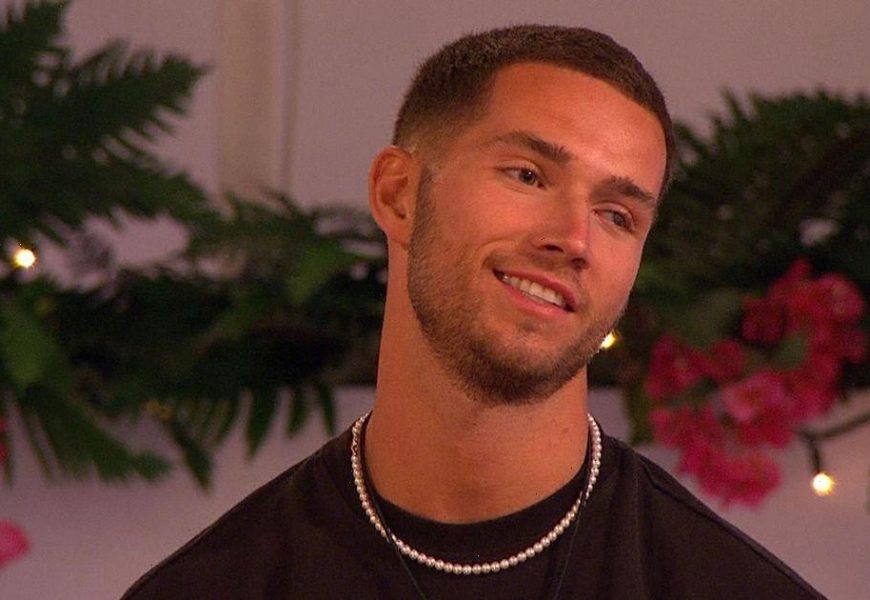 Love Island’s Ron slammed for ‘toxic behaviour’ as Lana issued warning