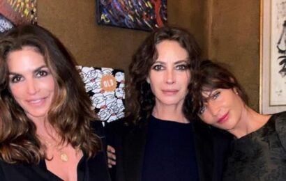 Cindy Crawford joins Christy Turlington for rare 90s pin-up reunion