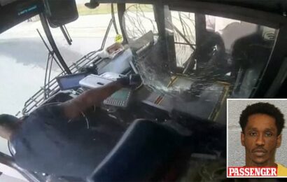 Moment Charlotte driver and passenger get into shootout on moving bus