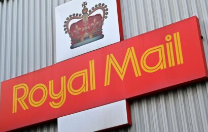 Royal Mail customers in England face further postal delays