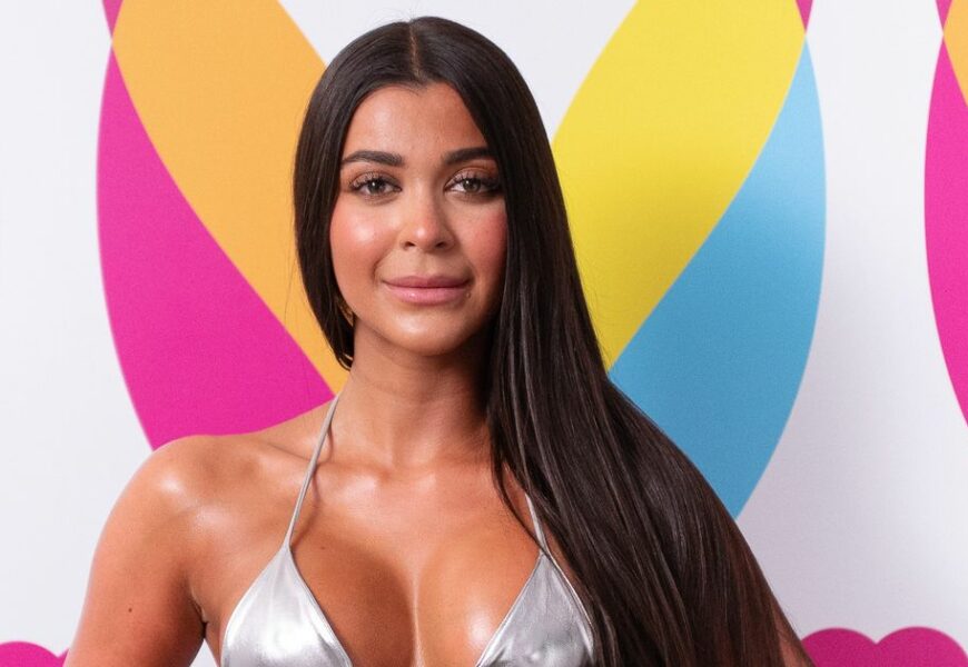 Love Island fans convinced new bombshell Mal is the ‘twin’ of former Islander