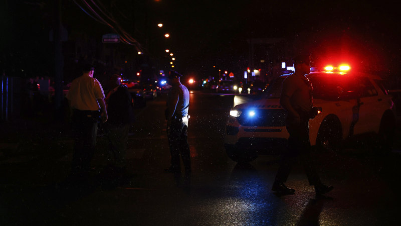 Gunman wearing bulletproof vest opens fire at random, killing four in Philadelphia Gunman wearing bulletproof vest opens fire at random, killing four in Philadelphia