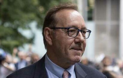 Kevin Spacey Is a Man ‘Used to Getting His Own Way,’ Prosecutor Claims in Closing Arguments