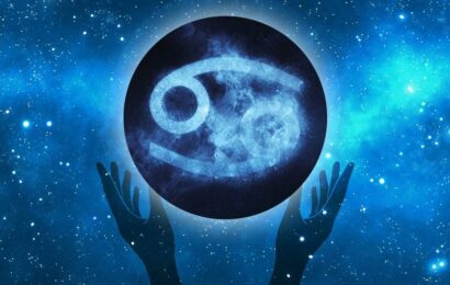 The New Moon in Cancer focuses passion on the home – your star sign's tarotscope