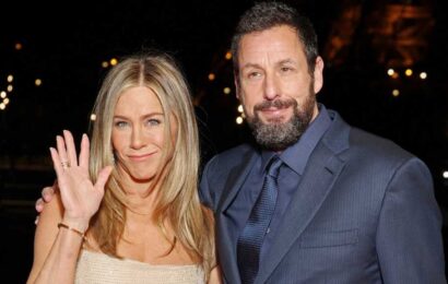 Jennifer Aniston Gets Flowers Every Mother's Day From Adam Sandler and His Wife