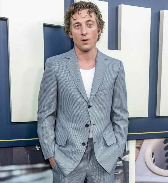 “Jeremy Allen White almost caused a riot at the Dodgers game” links “Jeremy Allen White almost caused a riot at the Dodgers game” links