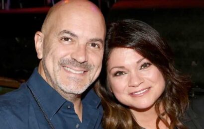 Valerie Bertinelli Selling Wedding Accessories Amid Costly Divorce