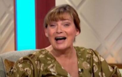 Lorraine forced to apologise for rude language as she chats with Damian Lewis